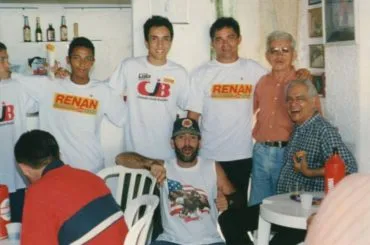 Essa foto de 2002, com Francisco, Isaac Ribeiro, Renan Ribeiro de Araújo, Floriano Bezerra de Araújo, Pedro Abech e Luciano Almeida, mostra como éramos jovens naquele ano de luta